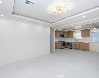 620 Silver Spur Way - Photo Thumbnail 7