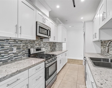 6711 Clybourn - Photo Thumbnail 16