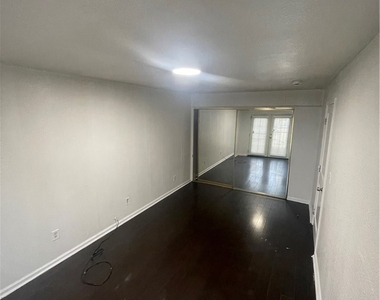 4605 Arlington - Photo Thumbnail 12