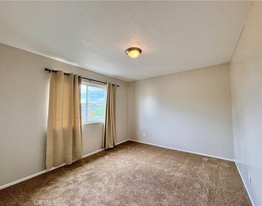 383 Orchid Lane - Photo Thumbnail 8