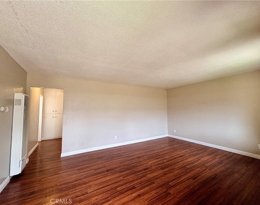 383 Orchid Lane - Photo Thumbnail 1