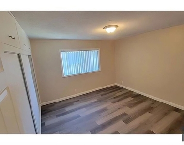 811 Orchid Court - Photo Thumbnail 24