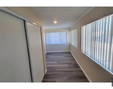 811 Orchid Court - Photo Thumbnail 23