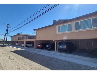 811 Orchid Court - Photo Thumbnail 7