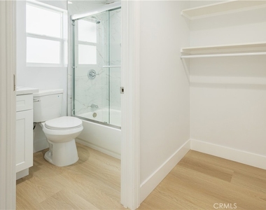 4937 Taft - Photo Thumbnail 9