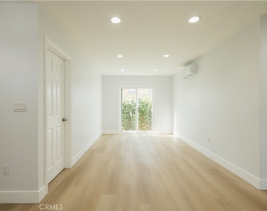 4937 Taft - Photo Thumbnail 5