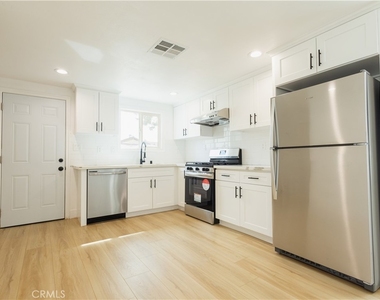 4937 Taft Street - Photo Thumbnail 7