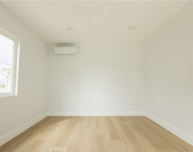 4937 Taft Street - Photo Thumbnail 12