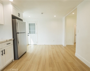 4937 Taft Street - Photo Thumbnail 6