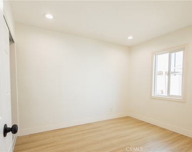 4937 Taft Street - Photo Thumbnail 13