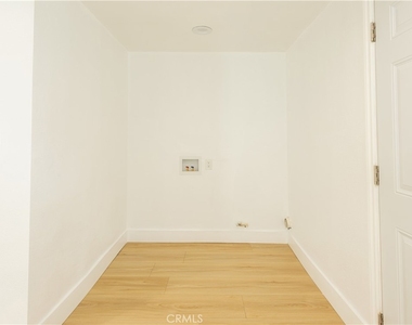 4937 Taft Street - Photo Thumbnail 8