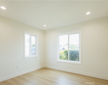 4937 Taft Street - Photo Thumbnail 16