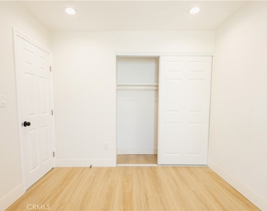 4937 Taft Street - Photo Thumbnail 14