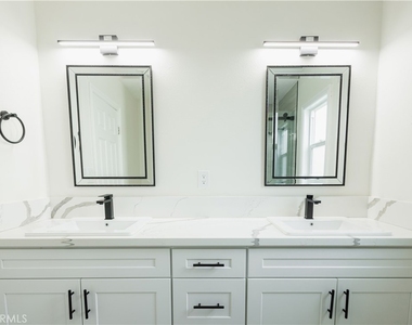 4937 Taft Street - Photo Thumbnail 11