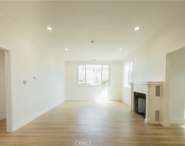 4937 Taft Street - Photo Thumbnail 3