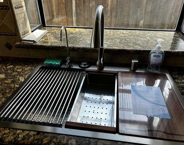 5593 Drakes Dr - Photo Thumbnail 6