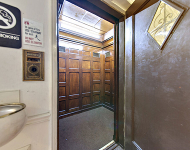 1360 N Crescent Heights Boulevard - Photo Thumbnail 12