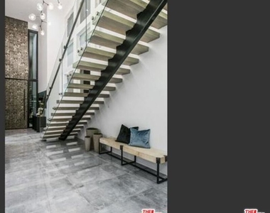 11241 Blix Street - Photo Thumbnail 14