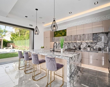 11241 Blix Street - Photo Thumbnail 5