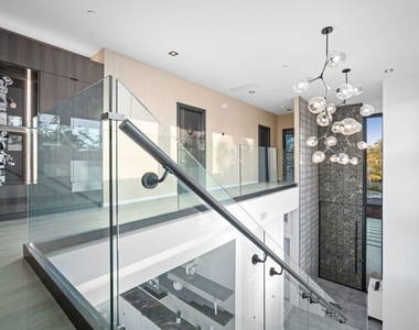 11241 Blix Street - Photo Thumbnail 9