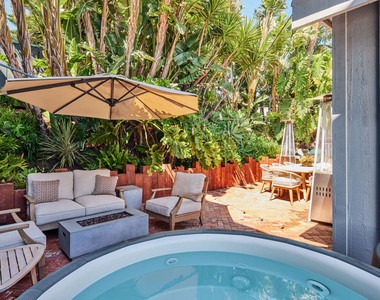 24246 Malibu Road - Photo Thumbnail 17