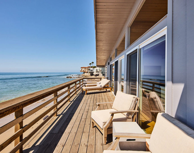 24246 Malibu Road - Photo Thumbnail 9