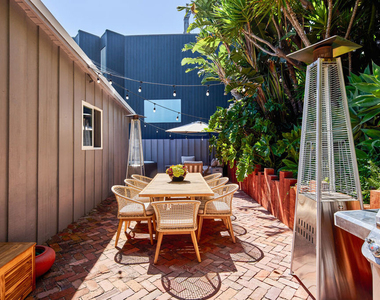24246 Malibu Road - Photo Thumbnail 16