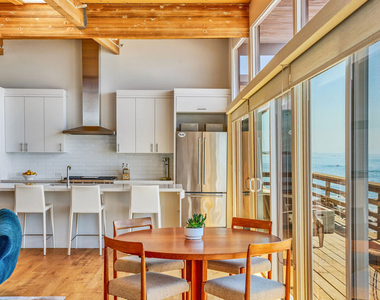 24246 Malibu Road - Photo Thumbnail 6