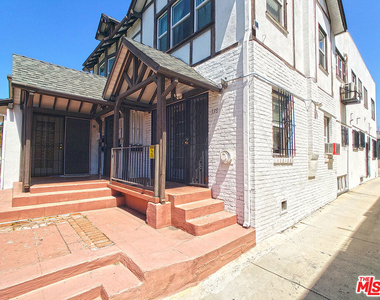 336 S Wilton Place - Photo Thumbnail 14