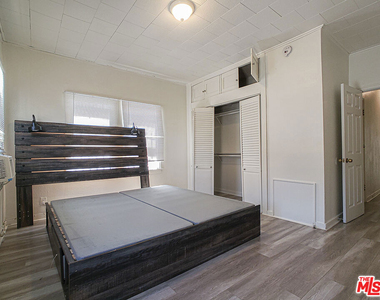 336 S Wilton Place - Photo Thumbnail 10