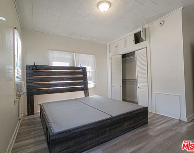 336 S Wilton Place - Photo Thumbnail 9