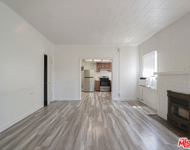 336 S Wilton Place - Photo Thumbnail 1