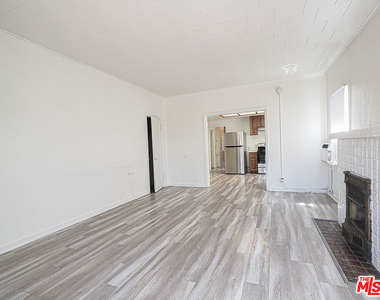 336 S Wilton Place - Photo Thumbnail 4