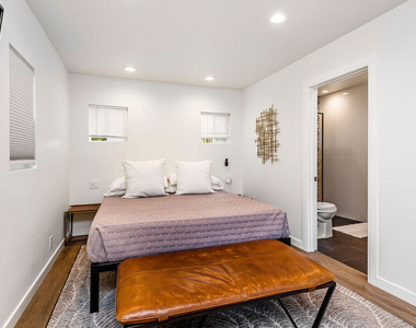 717 Huntley Drive - Photo Thumbnail 5