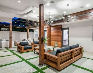 717 Huntley Drive - Photo Thumbnail 10