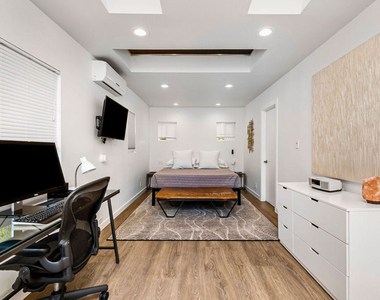 717 Huntley Drive - Photo Thumbnail 6