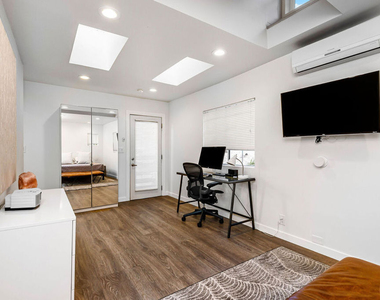 717 Huntley Drive - Photo Thumbnail 7
