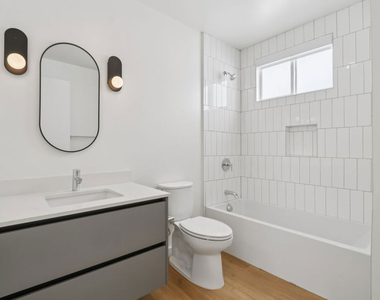 1422 Tamarind Avenue - Photo Thumbnail 21