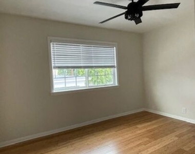4112 Ocean View Boulevard - Photo Thumbnail 7