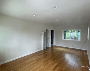4112 Ocean View Boulevard - Photo Thumbnail 2