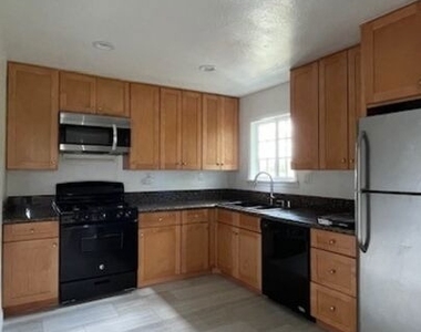 4112 Ocean View Boulevard - Photo Thumbnail 5