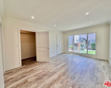 124 N Pass Avenue - Photo Thumbnail 11