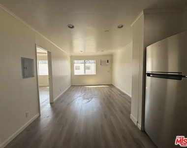1816 N Gramercy Place - Photo Thumbnail 5