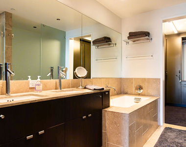6250 Hollywood Boulevard - Photo Thumbnail 15