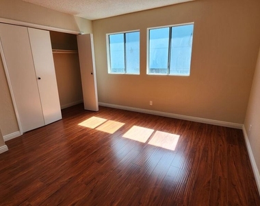 4732 Elmwood Avenue - Photo Thumbnail 7
