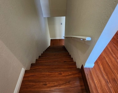4732 Elmwood Avenue - Photo Thumbnail 8