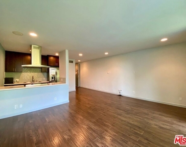 1920 Hillcrest Road - Photo Thumbnail 13