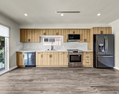 1309 N Sycamore Avenue - Photo Thumbnail 1