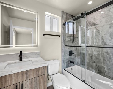 1305 N Sycamore Avenue - Photo Thumbnail 6