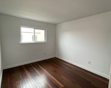 8081 Constantine Drive - Photo Thumbnail 11